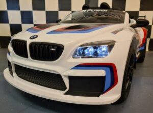 Elkörning på bil BMW M6 GT3 med 2,4G RC vit