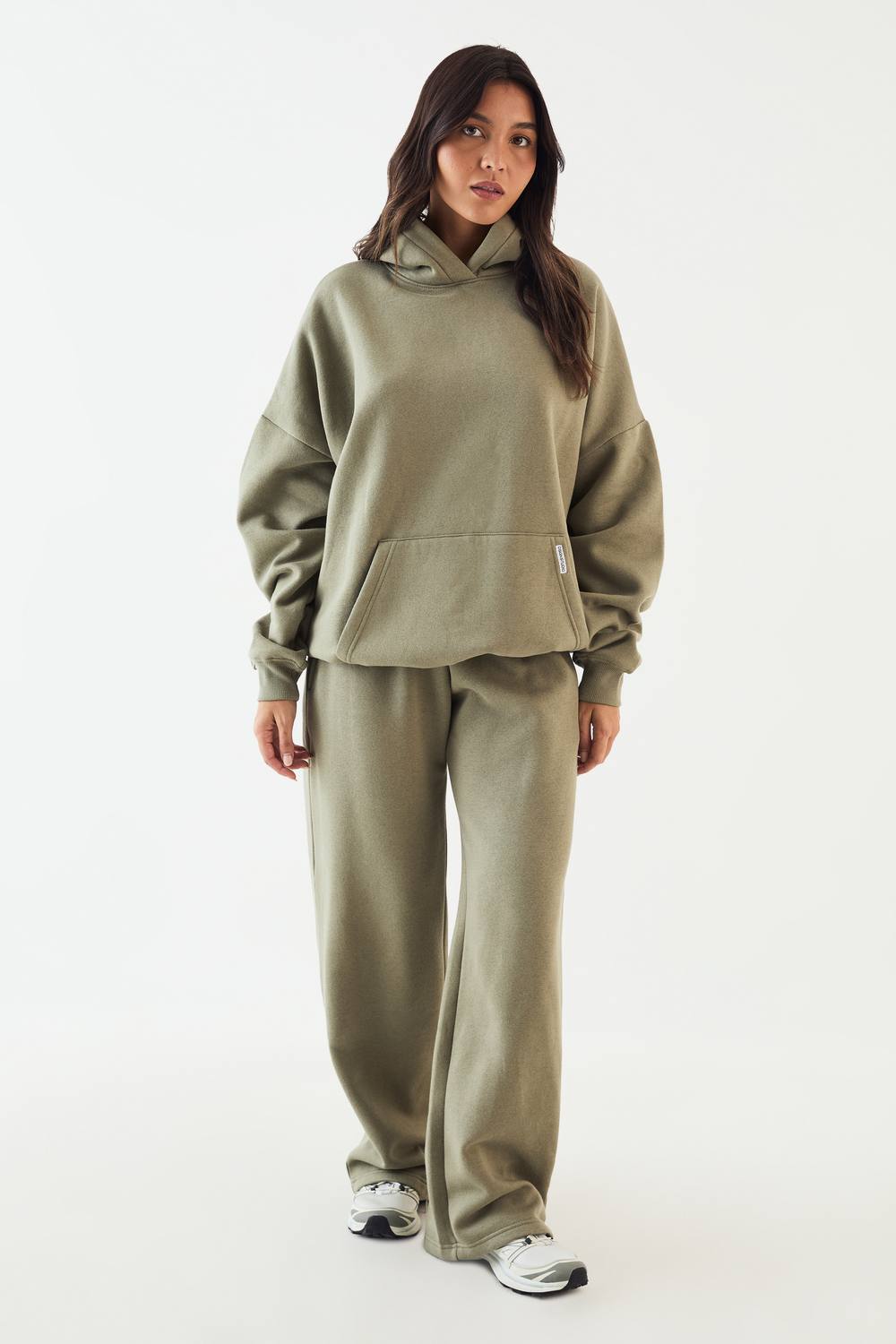 Dam Dsgn Studio Raka Joggingbyxor | Kaki | Storlek 2XL Dam Dsgn Studio Raka Joggingbyxor | Kaki | Storlek 2XL